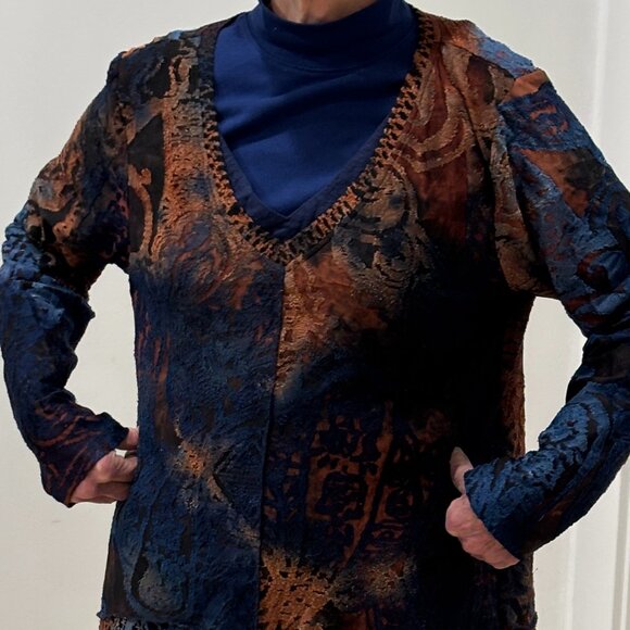 Kamana burnout tie-dye multi-layered V-neck sweater, L - Picture 3 of 10